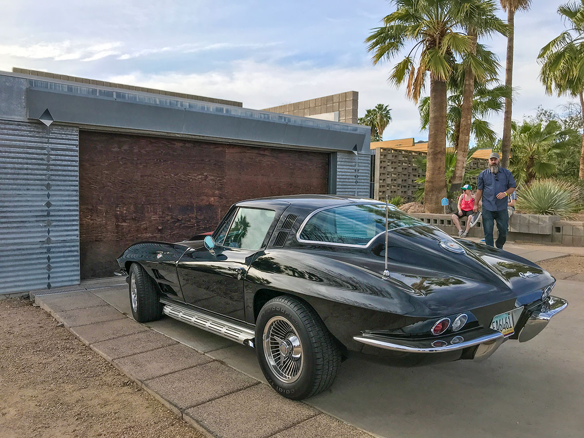 Vintage Cars at Kucharo's Xanadu on the Modern Phoenix Home Tour of Marion Estates in 2018