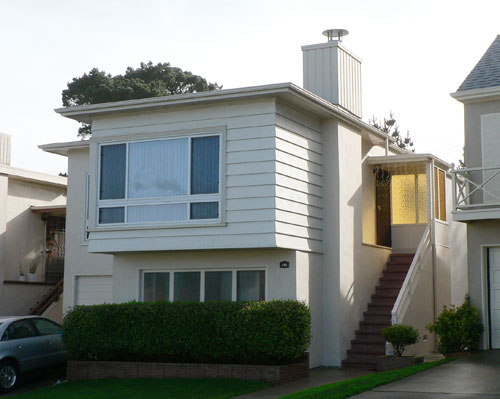 Modern Westlake suburb in San Francisco
