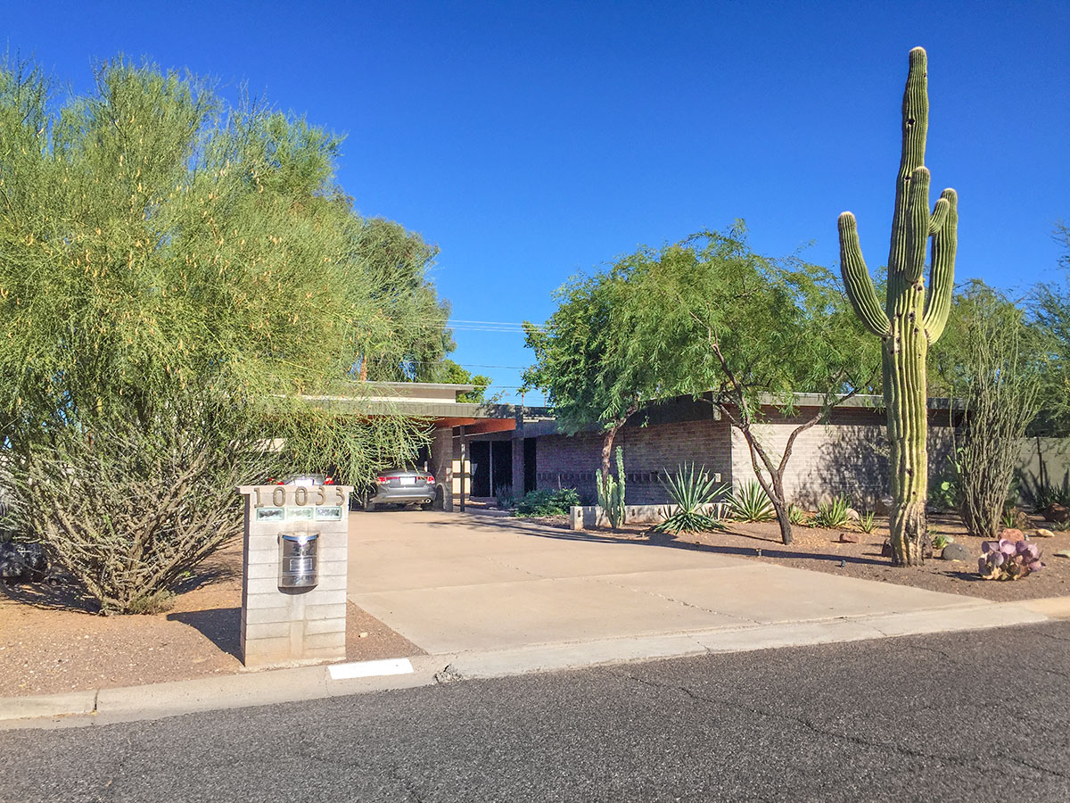 Saguaro model home by Al Beadle in Paradise Gardens, Phoenix Arizona, 2016