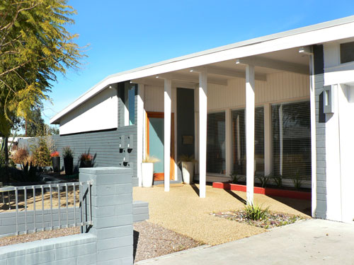 Home in Charles and Arthur Schreiber's Village Grove on the Modern Phoenix Home Tour 2008