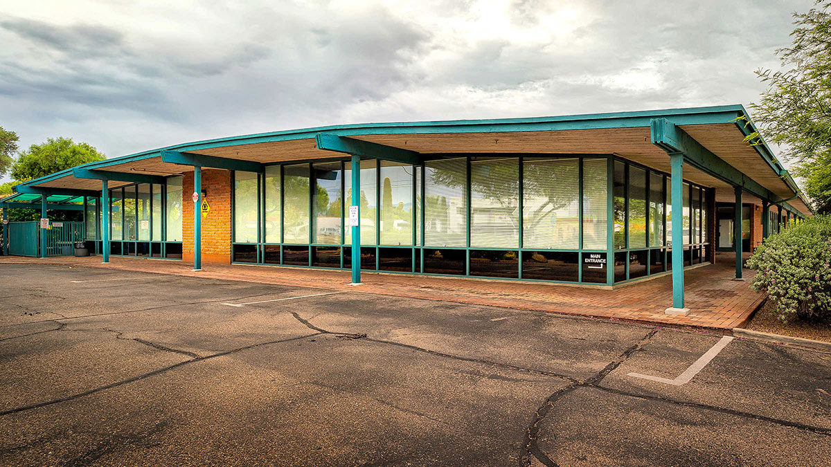 Barrow's furniture store by Ralph Haver in Tucson
