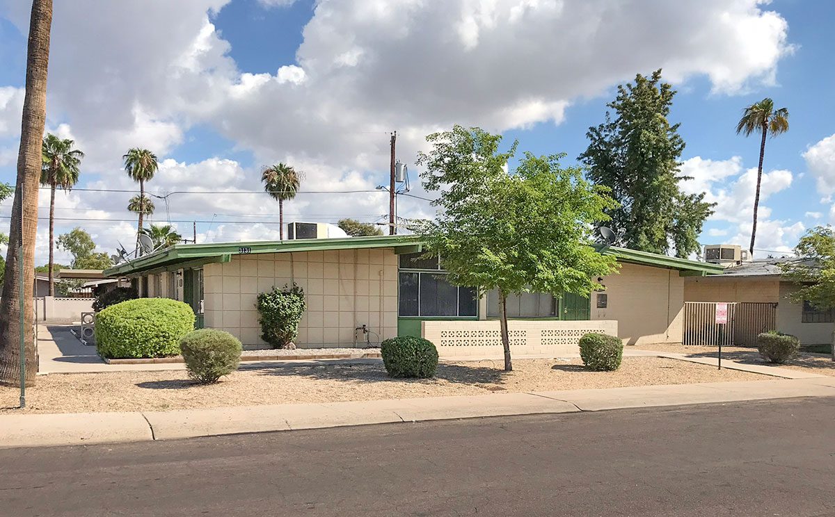 Holiday Park Apartments in Scottsdale