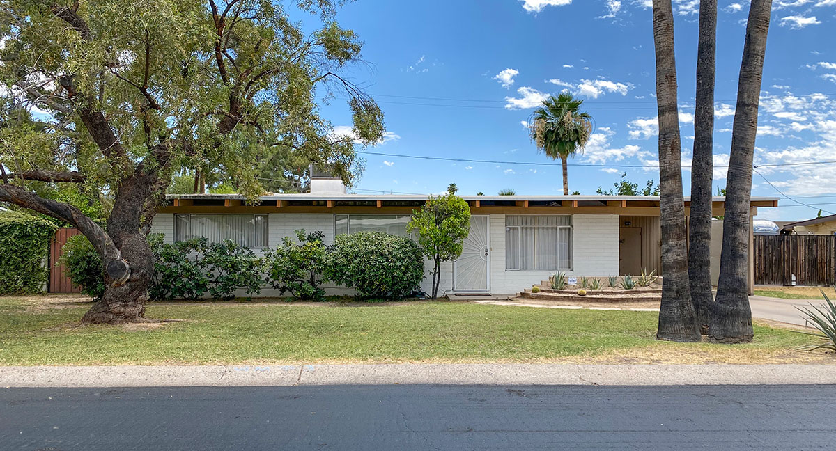 Mayfair Manor tract home by Ralph Haver AIA in Phoenix Arizona