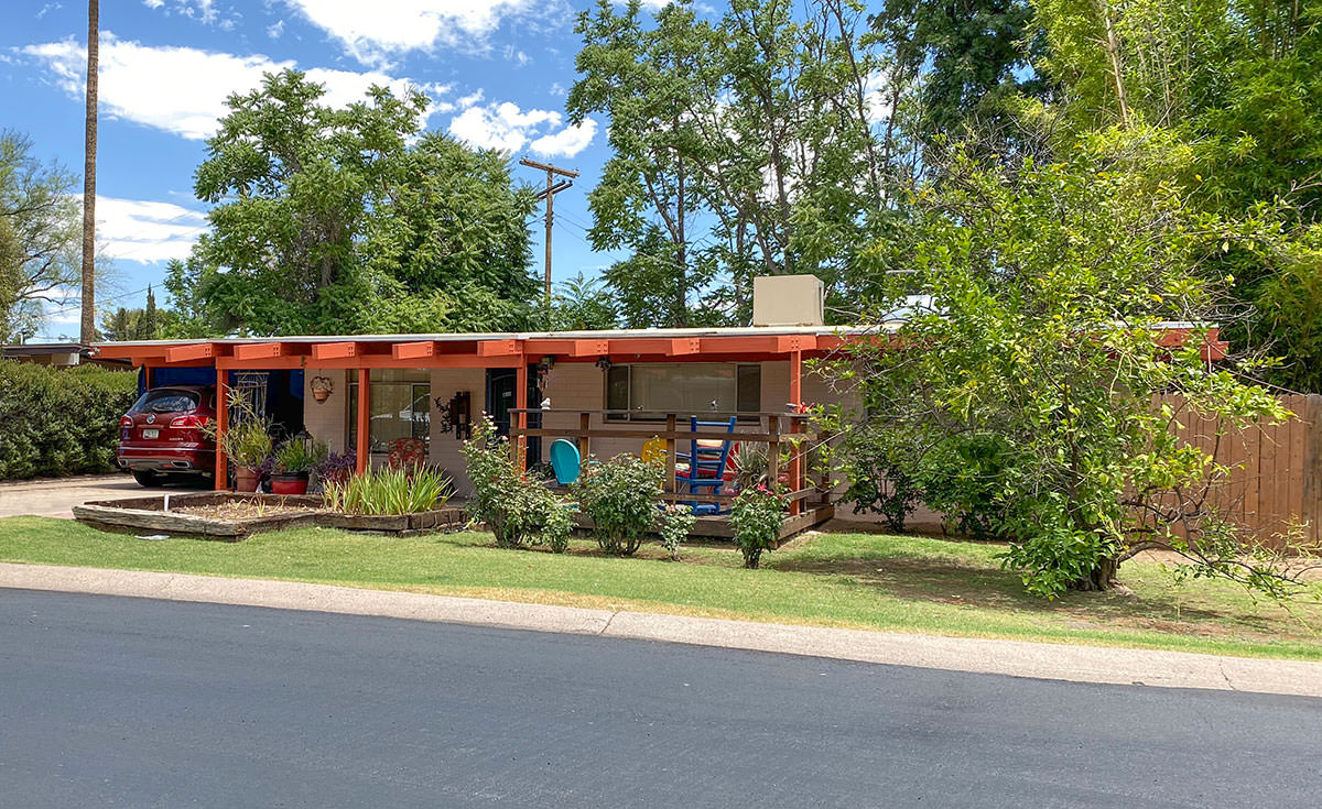 Mayfair Manor tract home by Ralph Haver AIA in Phoenix Arizona