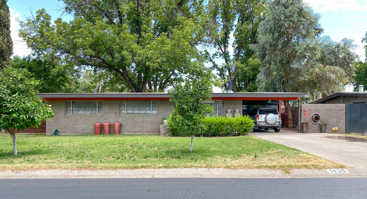 Mayfair Manor tract home by Ralph Haver AIA in Phoenix Arizona