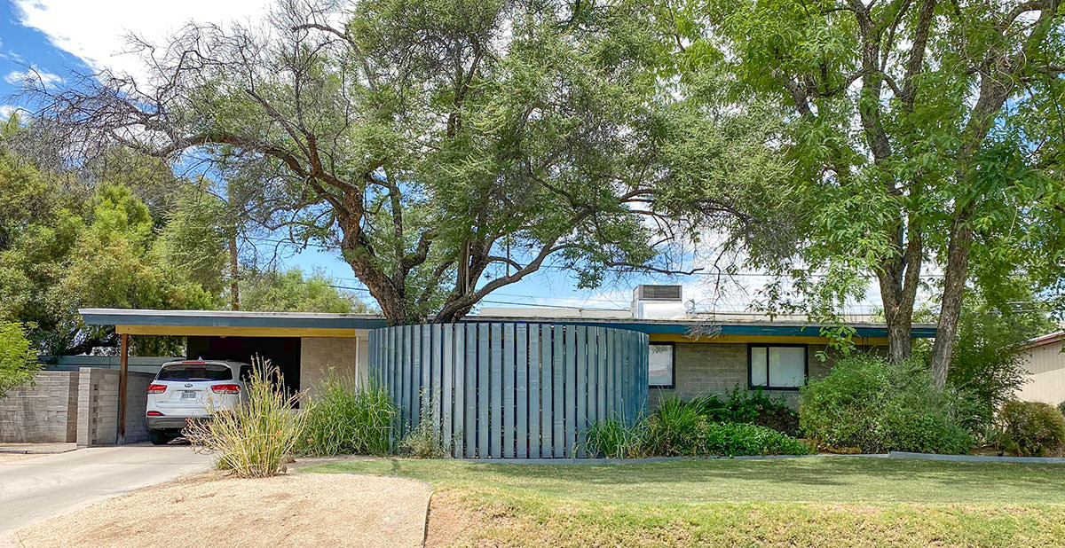 Mayfair Manor tract home by Ralph Haver AIA in Phoenix Arizona