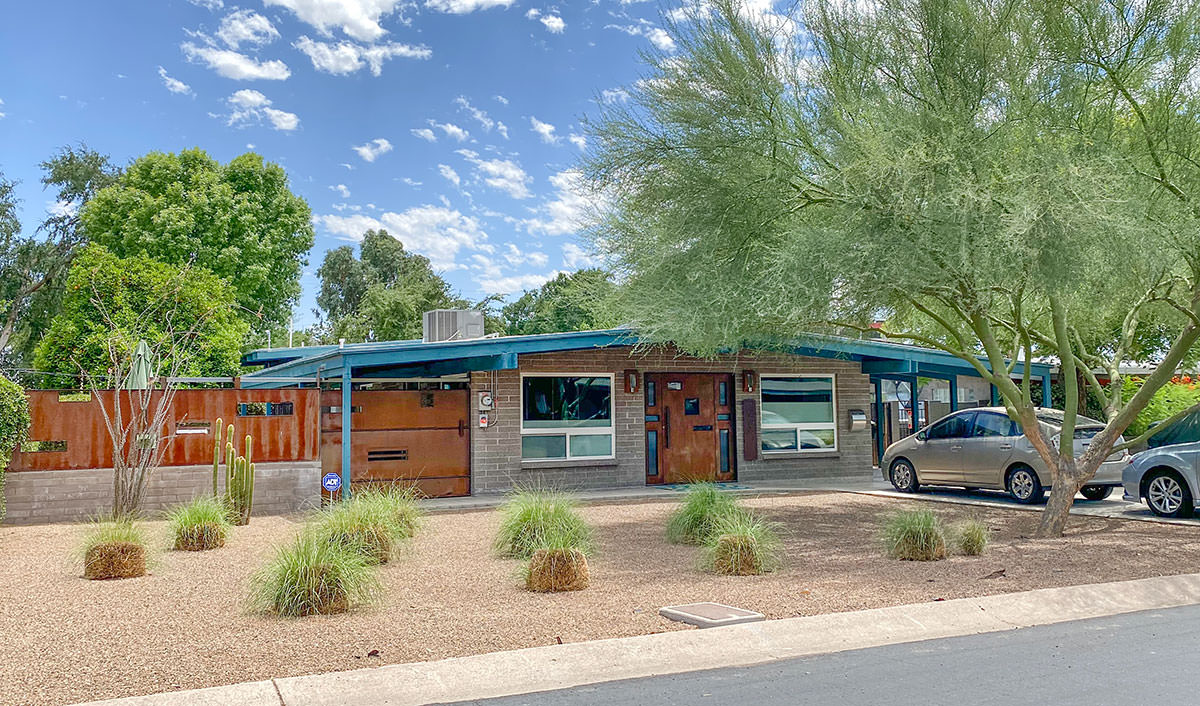 Mayfair Manor tract home by Ralph Haver AIA in Phoenix Arizona