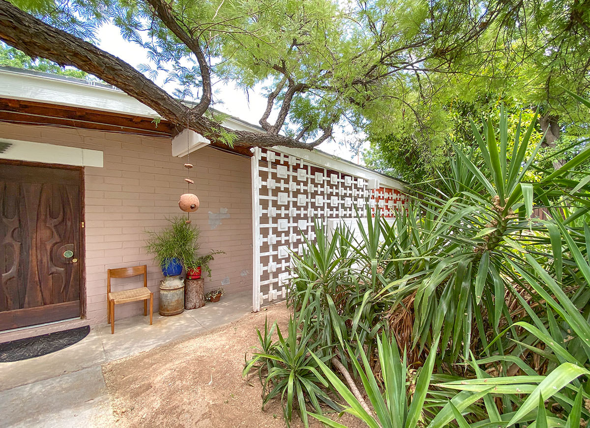 Mayfair Manor tract home by Ralph Haver AIA in Phoenix Arizona