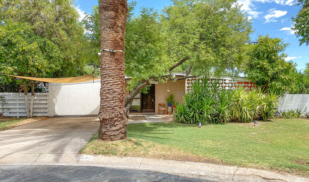 Mayfair Manor tract home by Ralph Haver AIA in Phoenix Arizona