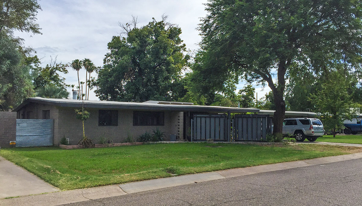 Mayfair Manor tract home by Ralph Haver AIA in Phoenix Arizona