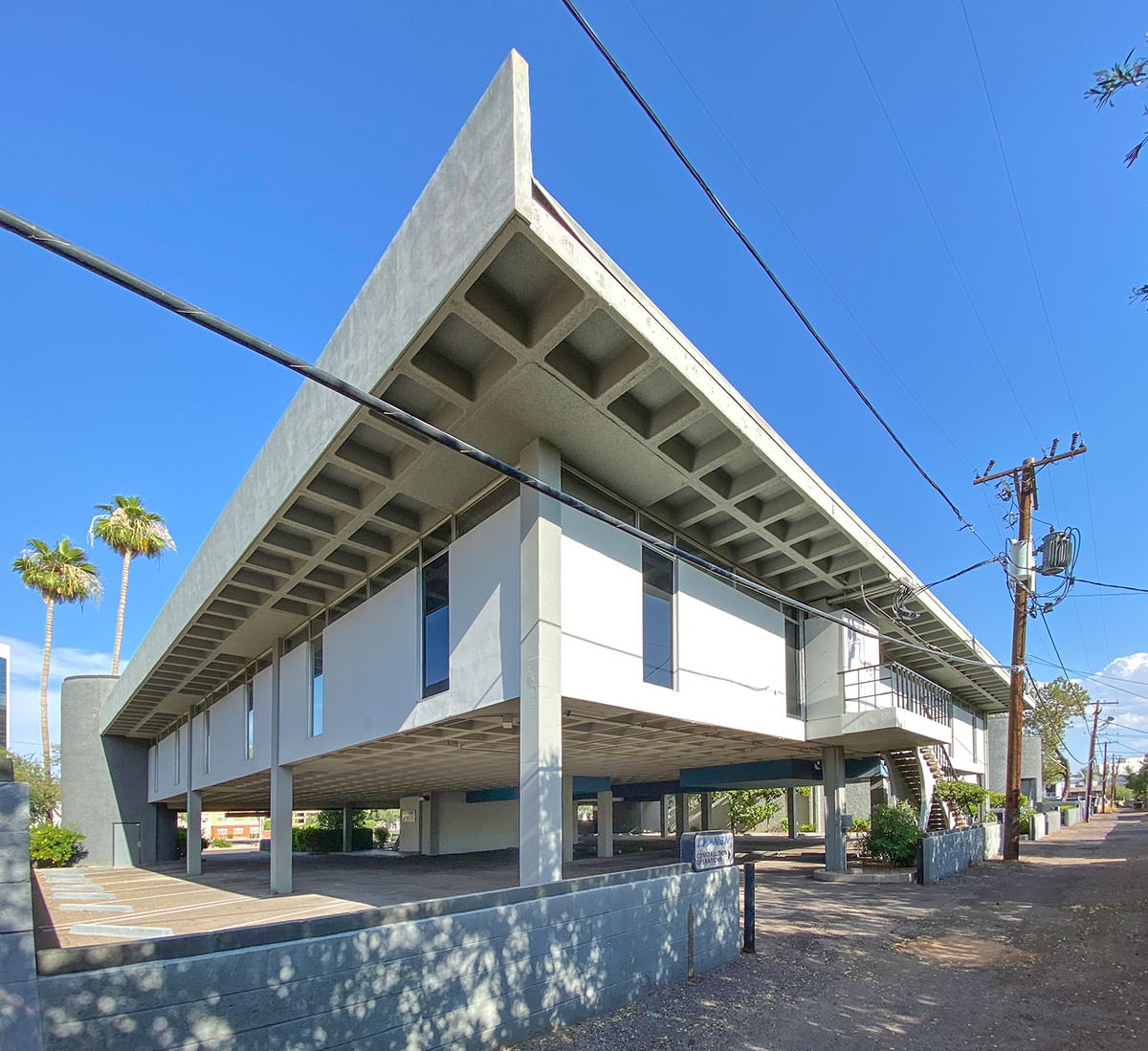 Moore-Windrow Medical Building by Ralph Haver