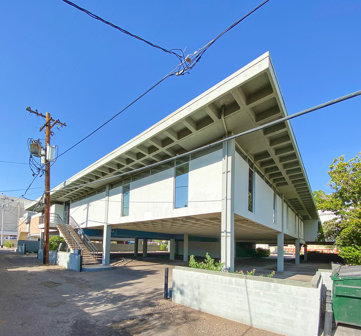 Moore-Windrow Medical Building by Ralph Haver