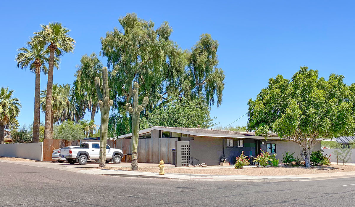 Regents Park Princess home by Ralph Haver in Phoenix