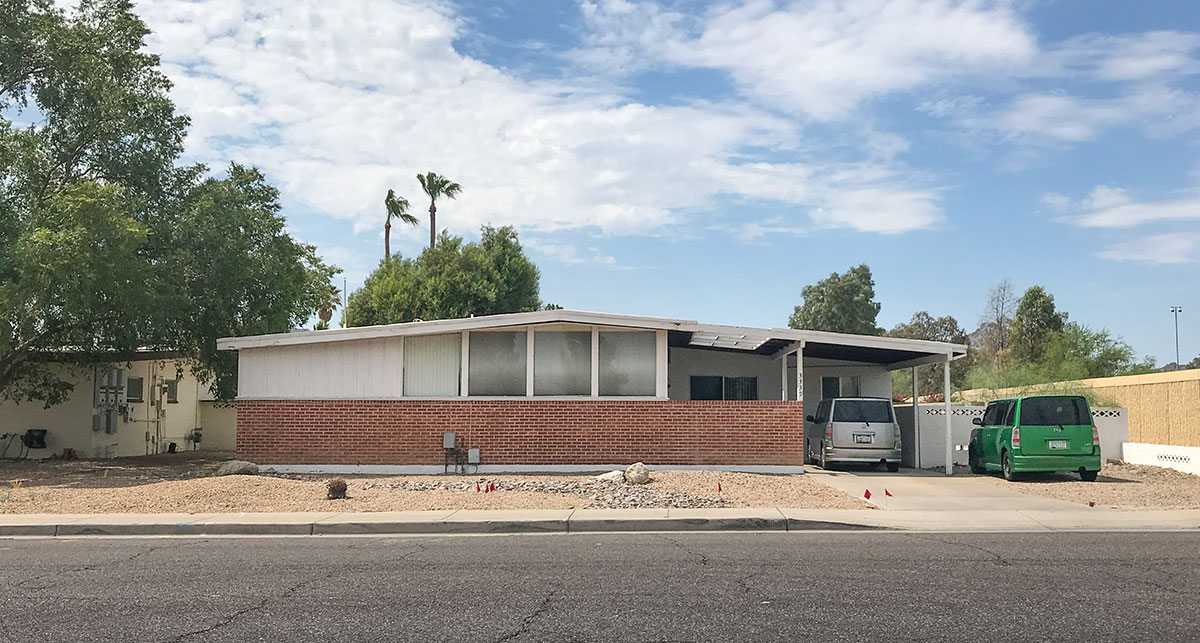 Town and Country Paradise homes by Ralph Haver with Fred Woodward in North Phoenix