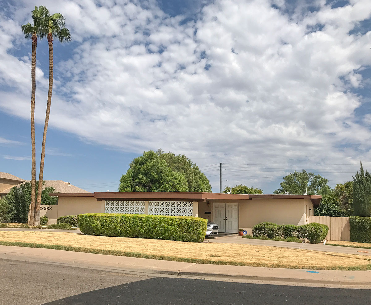 Town and Country Paradise homes by Ralph Haver with Fred Woodward in North Phoenix