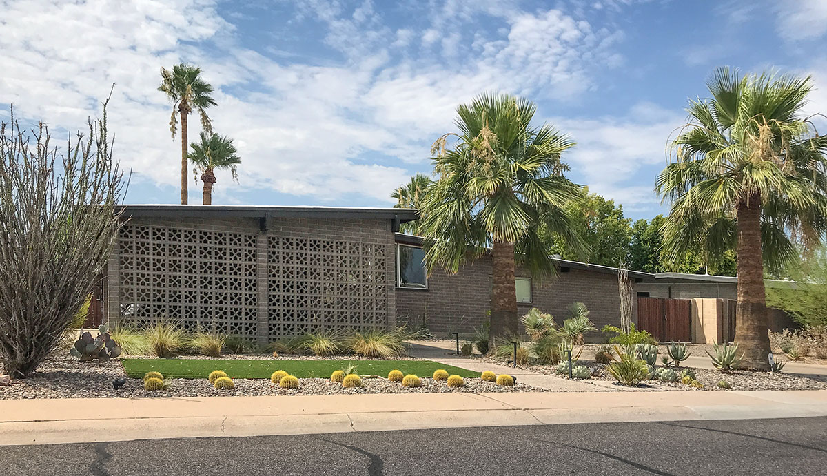 Town and Country Paradise homes by Ralph Haver with Fred Woodward in North Phoenix