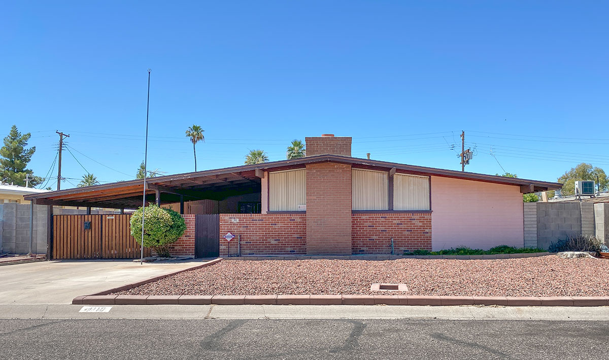 Town and Country Manor by Ralph Haver in Phoenix
