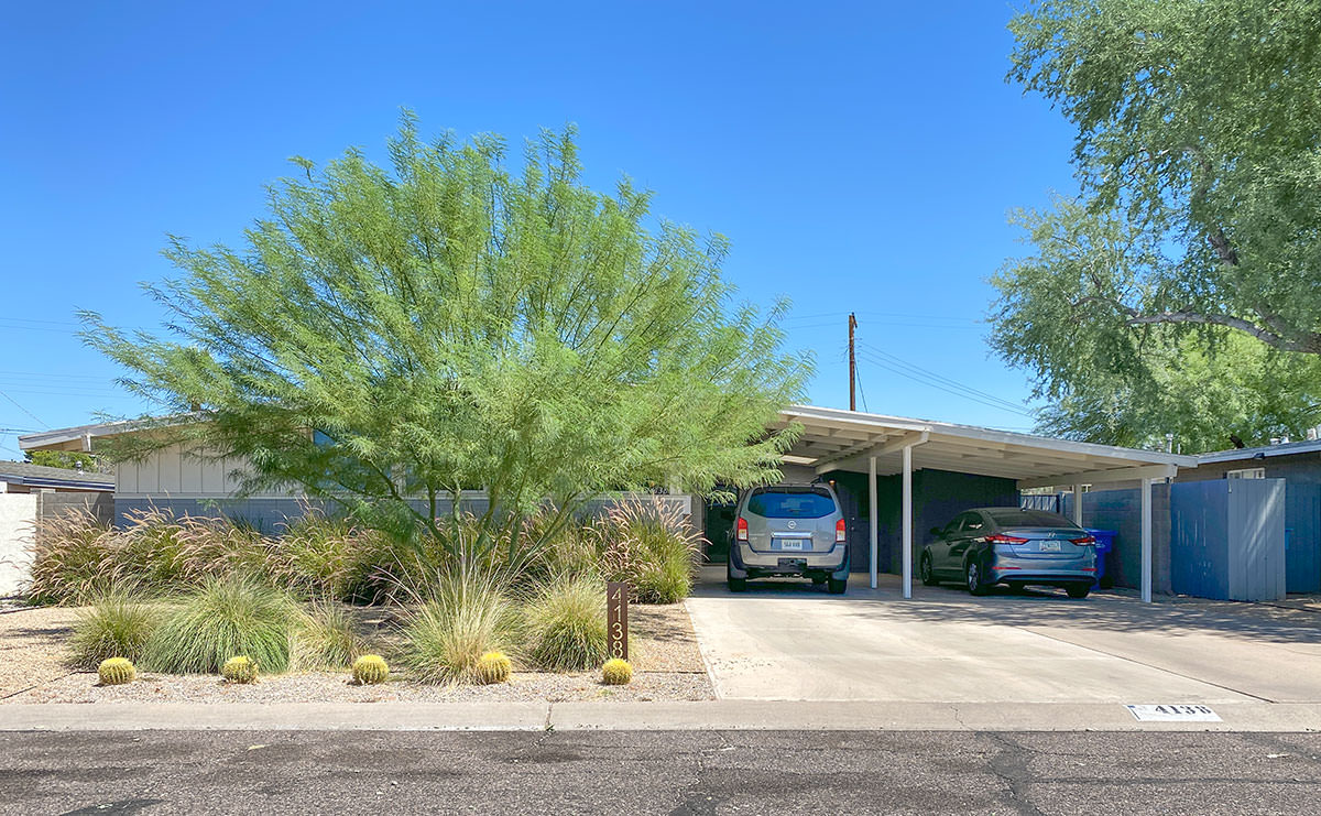 Town and Country Manor by Ralph Haver in Phoenix
