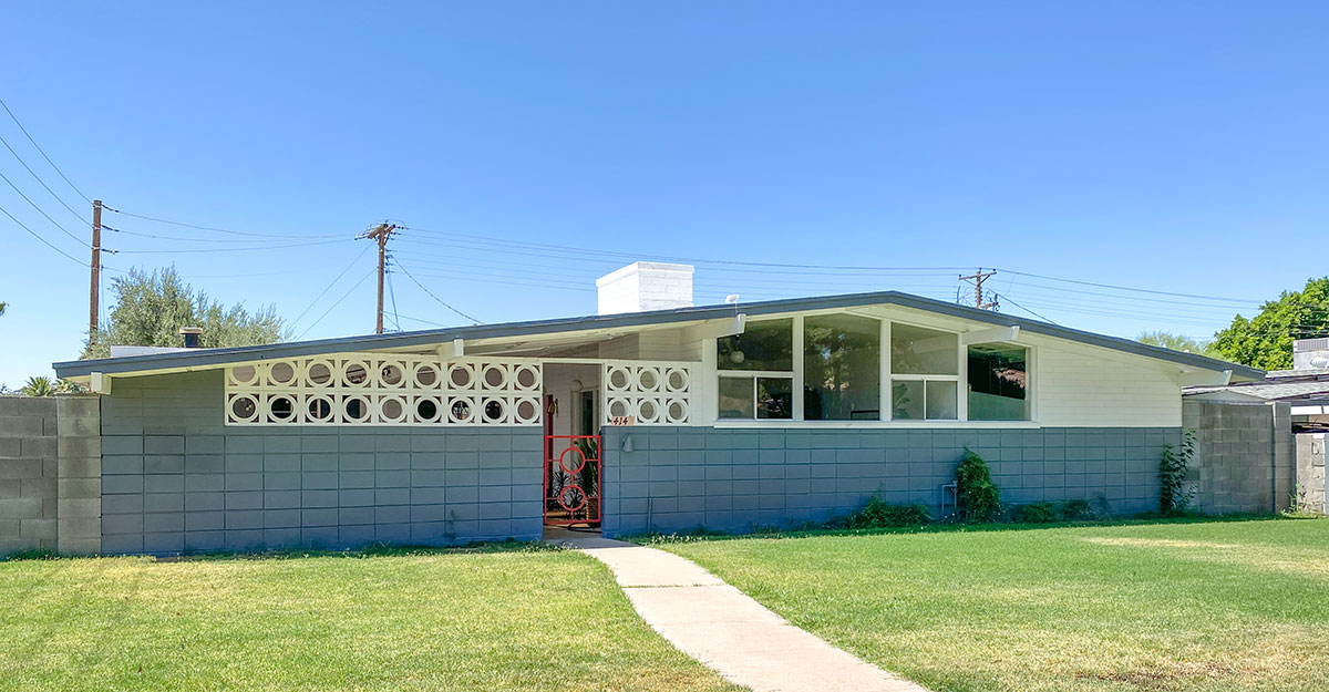 Town and Country Manor by Ralph Haver in Phoenix
