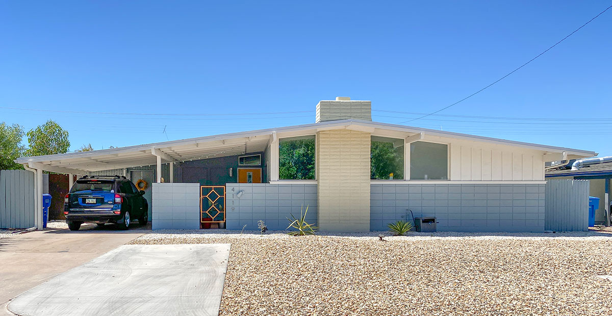 Town and Country Manor by Ralph Haver in Phoenix
