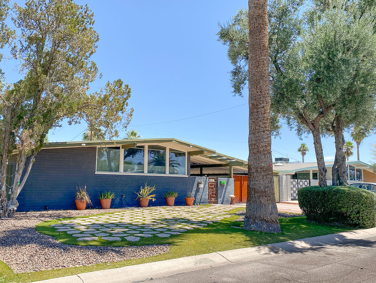 Town and Country Manor by Ralph Haver in Phoenix