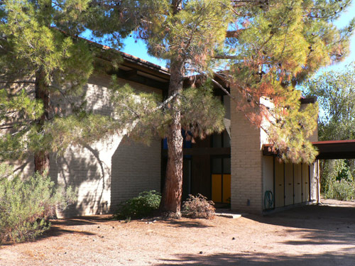 The Whiffen Estate on the Modern Phoenix Hometour 2009