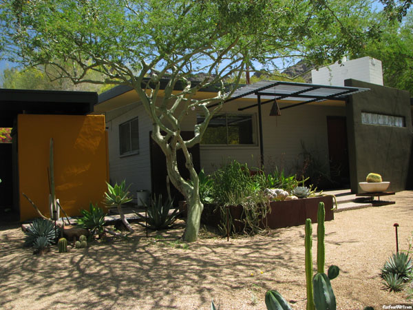 The Buck Residence on the Modern Phoenix Hometour 2011