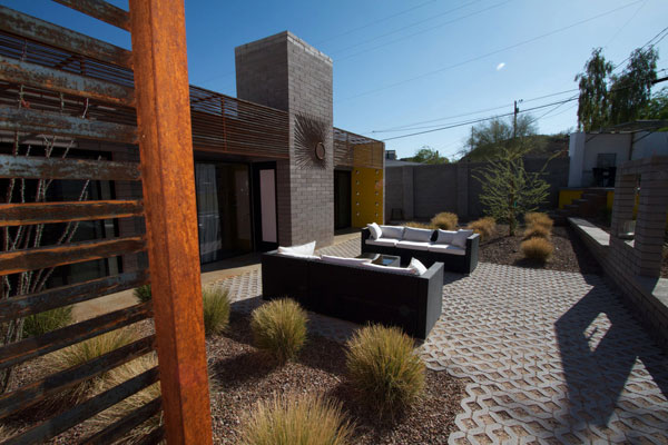 The Vasan-Lobo Residence on the Modern Phoenix Hometour 2011