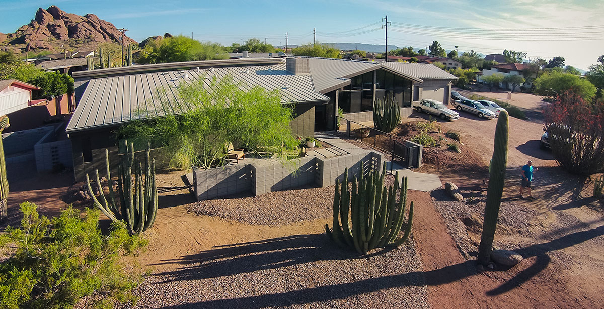 Electri-Living Home by D.D. Castleberry in Sherwood Heights on the Modern Phoenix Home Tour 2015 in South Scottsdale