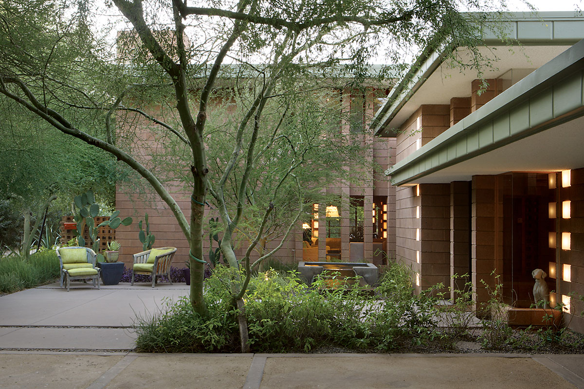 The Warner Residence by Charles Montooth AIA in Phoenix