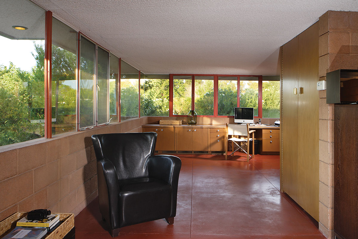The Warner Residence by Charles Montooth AIA in Phoenix