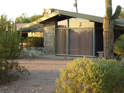 Marion Estates neighborhood by Camelback Mountain designed by Al Beadle, Ralph Haver, and Blaine Drake