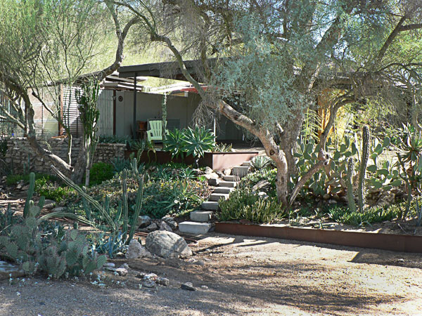 The Buck Residence on the Modern Phoenix Hometour 2011