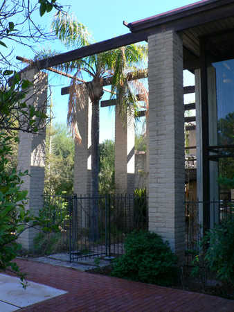 The Whiffen Estate on the Modern Phoenix Hometour 2009