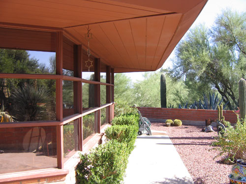 The Cox Residence designed by Charles Cox AIA on the Tucson AIA Modernism Home Tour 2005